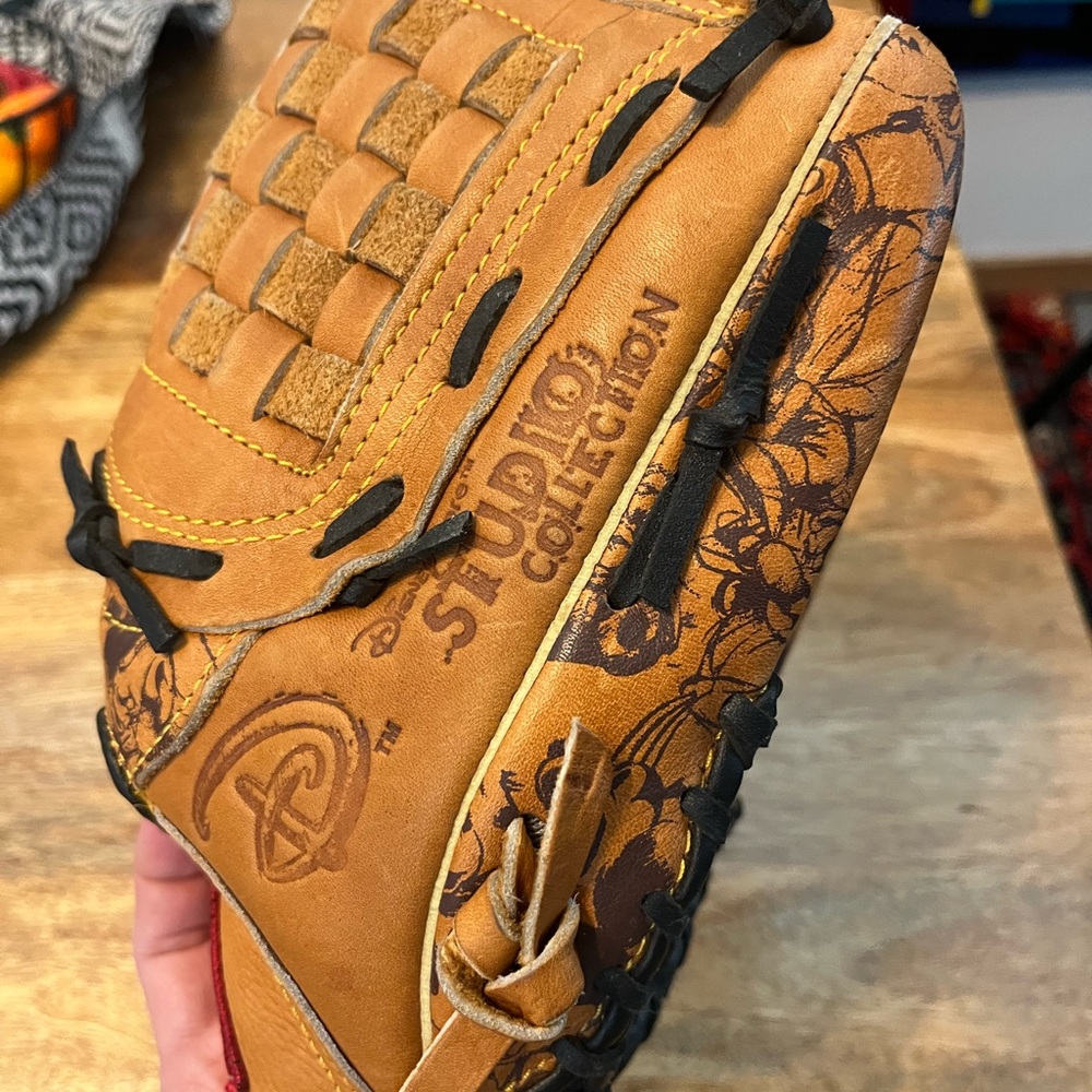 Kids Baseball Glove - Tan and Black